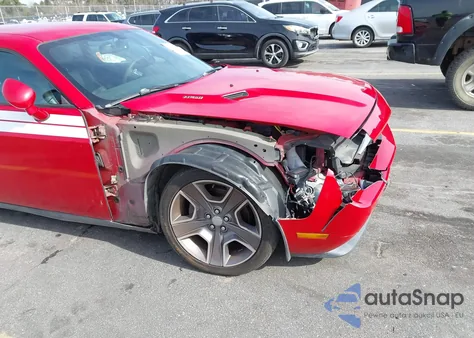 2013 Dodge Challenger R/T Classic z USA, uszkodzony, nr VIN 2C3CDYBT7DH587181